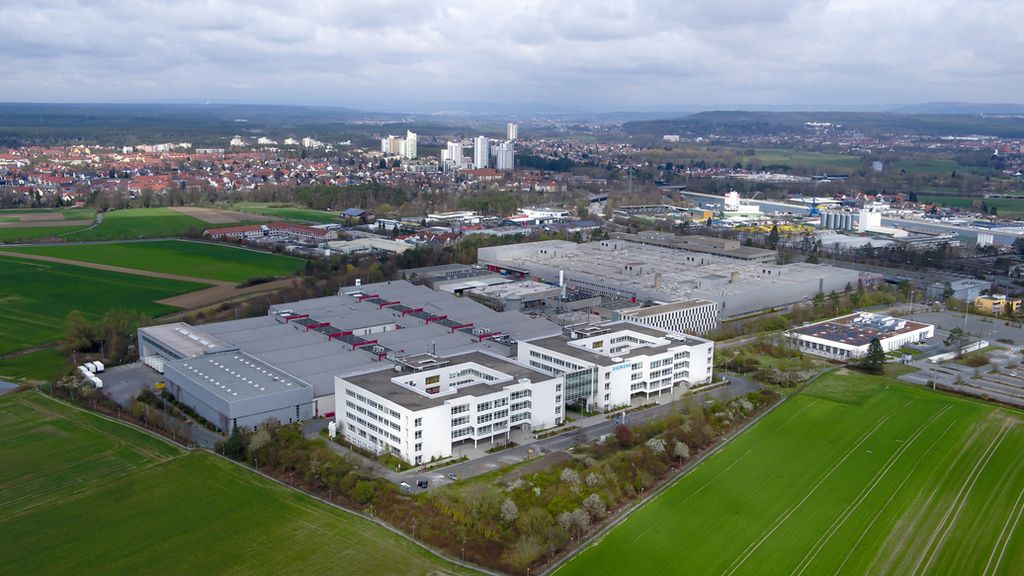 Siemens and Nvidia Deploy Industrial AI at Erlangen Factory: Digital Twins Cut Engineering by 85%
